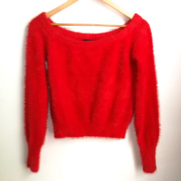 Kendall & Kylie Sweaters - 3/30$ KENDALL & KYLIE Red Fuzzy Cropped Sweater, M